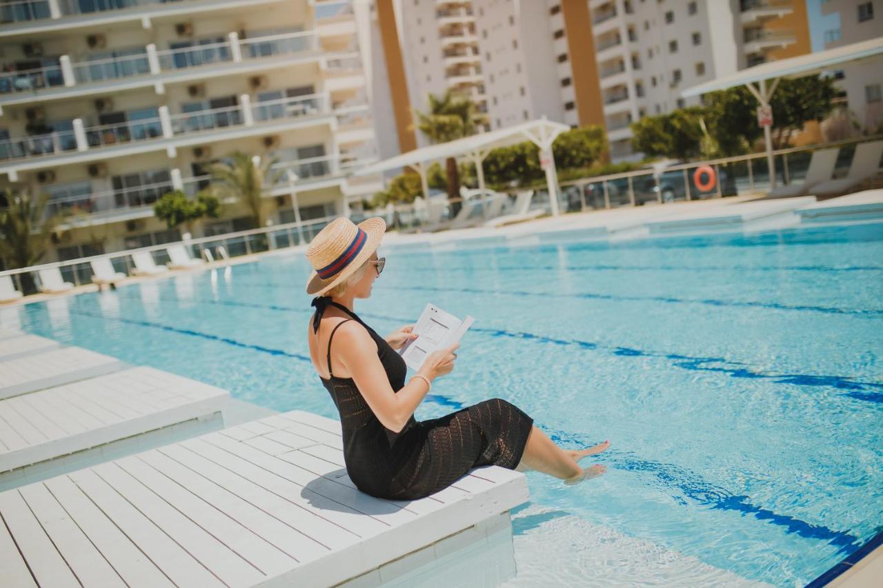 Luxury Sea View Two Bedroom Apartment In Caesar Resort & Spa, Long Beach Perivolia tou Trikomou Екстериор снимка